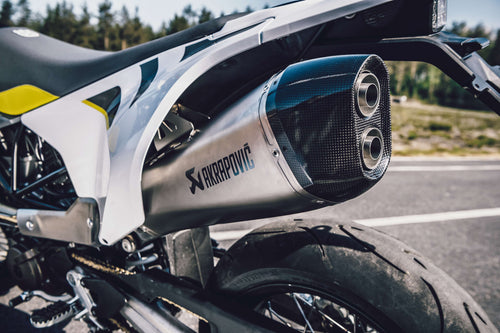 Embout carbon Akrapovic Slip-On Line