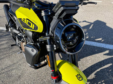 Load image into Gallery viewer, Husqvarna 801 Vitpilen L 2025