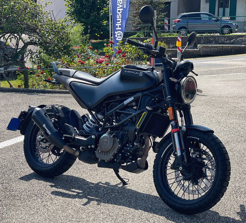 Husqvarna 125 Svartpilen 2023 Démo