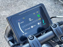 Load image into Gallery viewer, Husqvarna 401 Vitpilen 2024 Démo